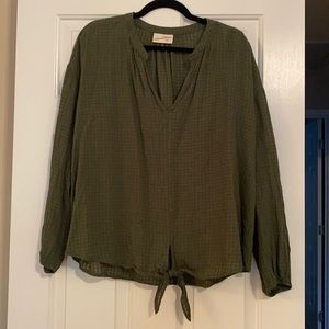 Like New Universal Thread Tie Front Shirt